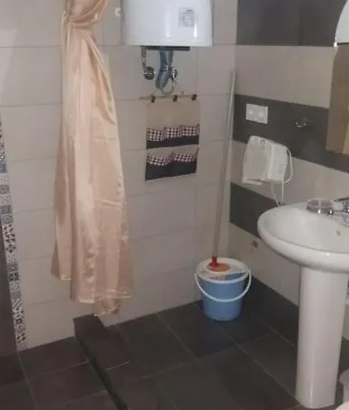 Στούντιο κοντά στο Πανεπιστήμιο, περιοχή κόμβος ΤΕΙ Lägenhet Koila